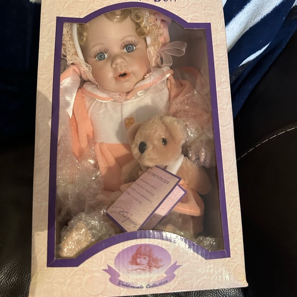 Goldenvale collections porcelain doll🔥🔥 - Picture 5 of 6